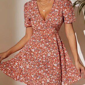 Petite V-Neck Ditsy Floral Dress
